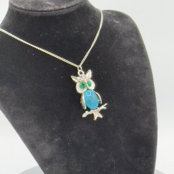 Vintage Owl Pendant Necklace Silver Chain Faux Turquoise & Green Gemstone Eyes - Picture 4 of 13